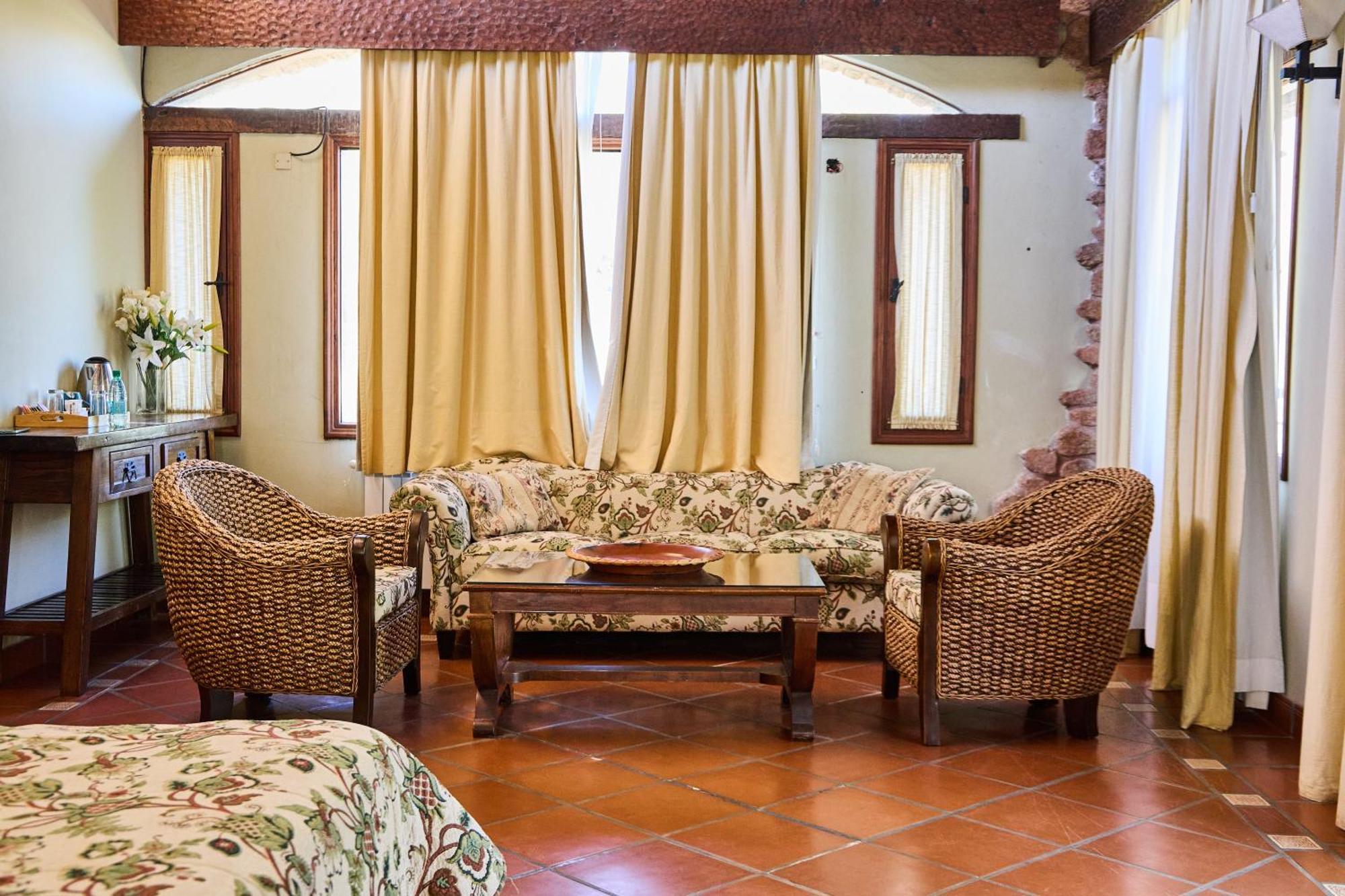 La Casa De La Bodega - Wine Boutique Hotel Кафаяте Екстер'єр фото