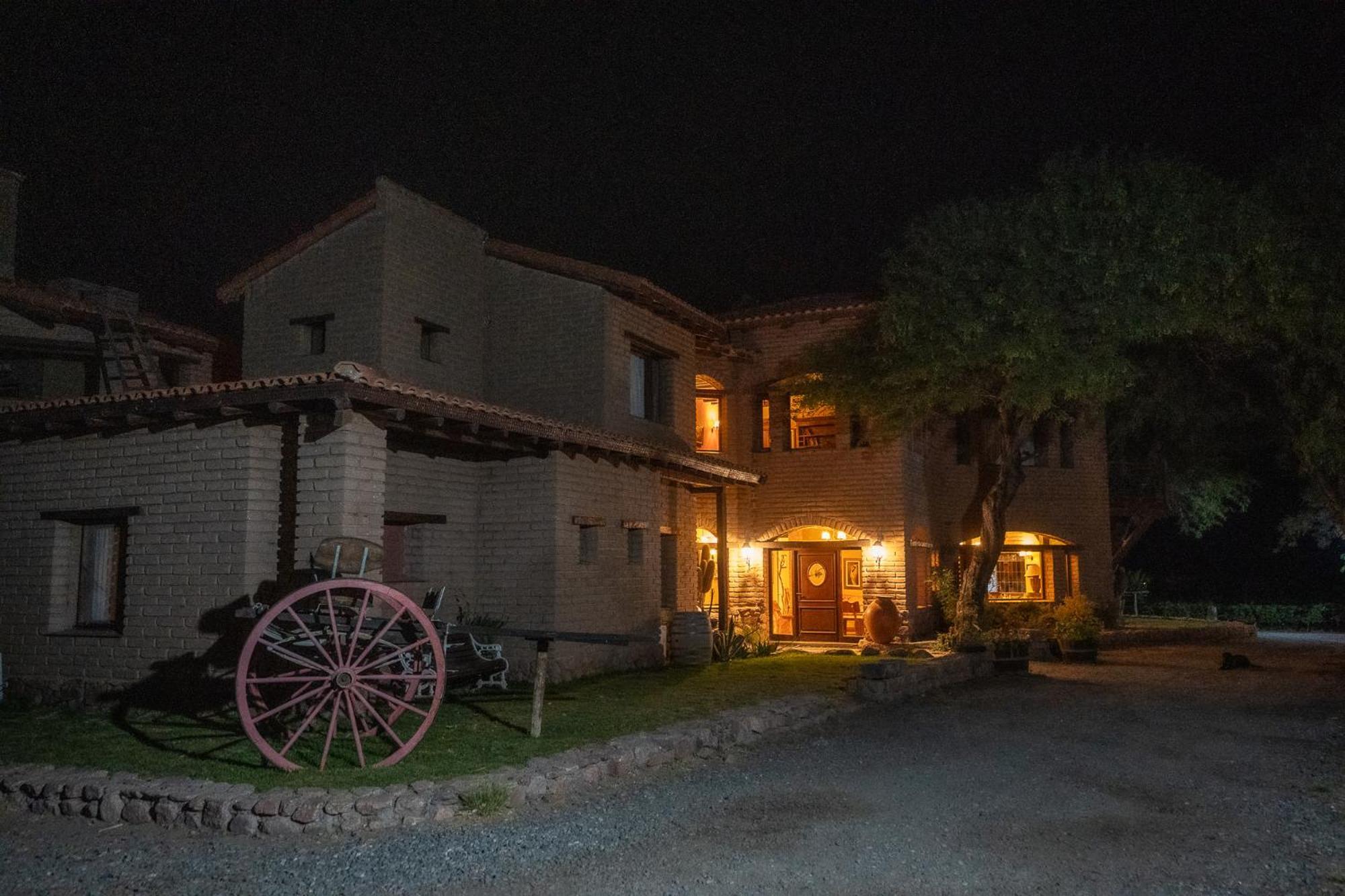 La Casa De La Bodega - Wine Boutique Hotel Кафаяте Екстер'єр фото